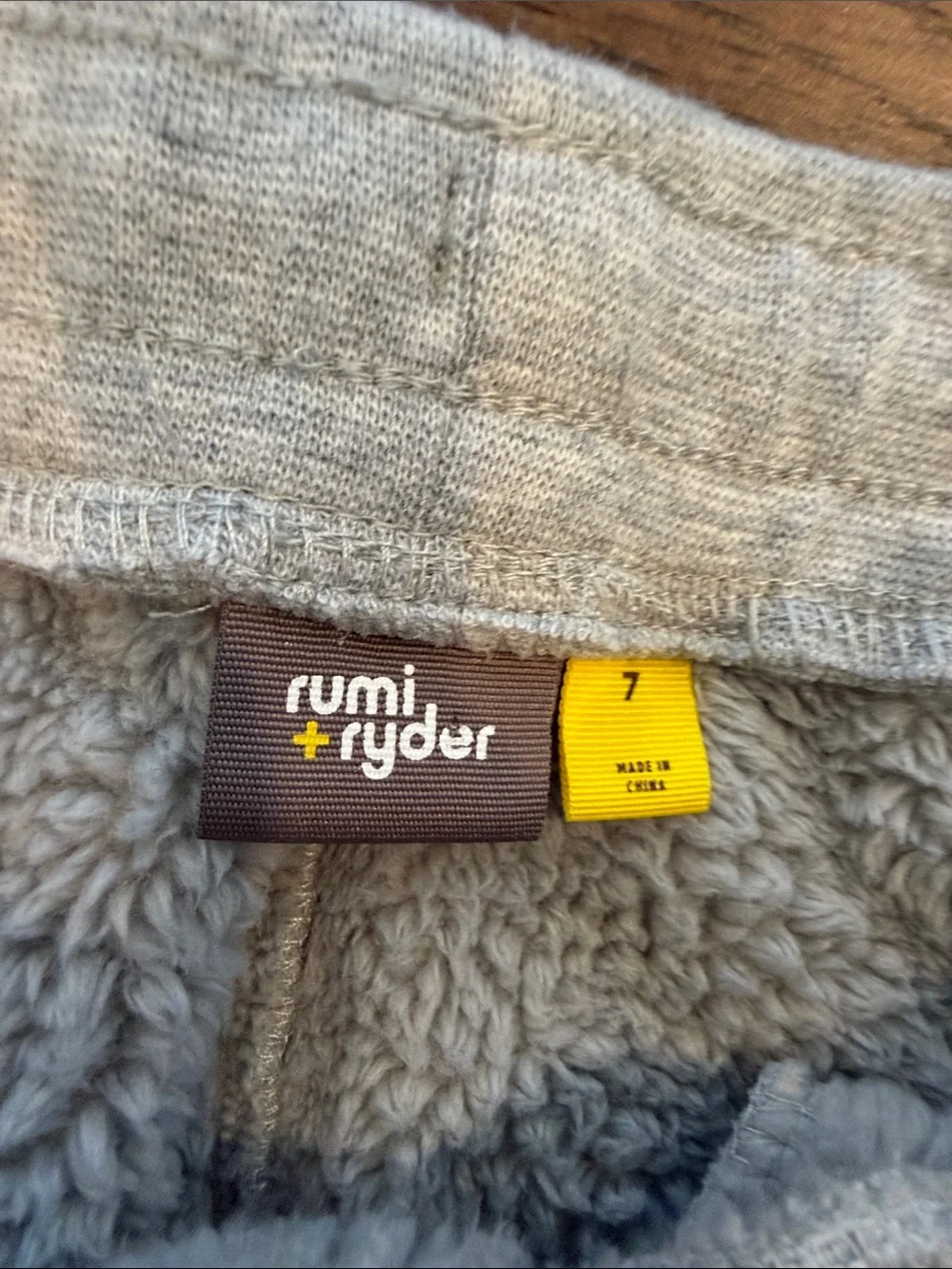 Rumi & Ryder Kids Size 7 Fleece Lined Gray Joggers - P17